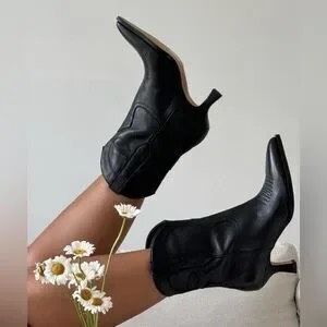 Dolce Vita Angel Leather Bootie Black Size 7
